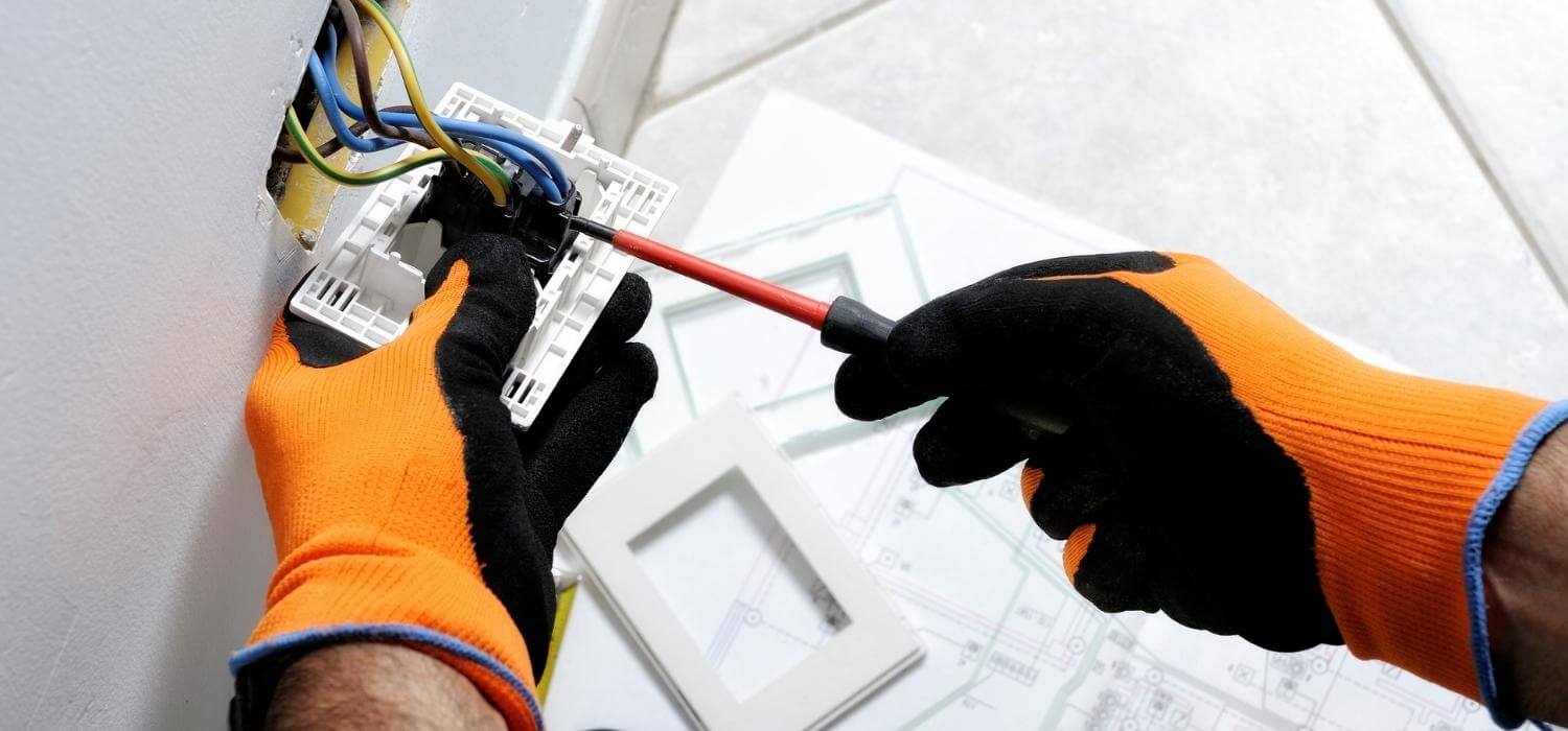 8 Signs You May Have a Problem with Your Electrical Wiring