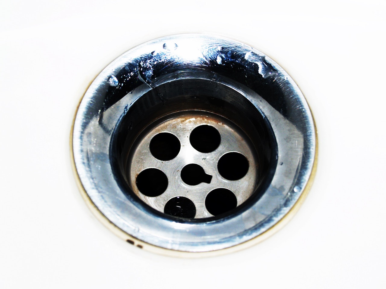 15 Common Causes and Tips of a Clogged Drain - Happy Hiller