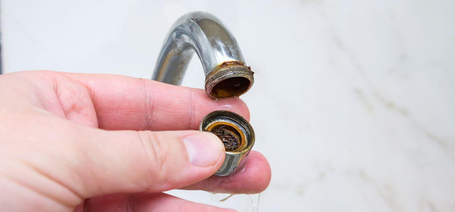 dirty-or-clogged-faucet-aerator